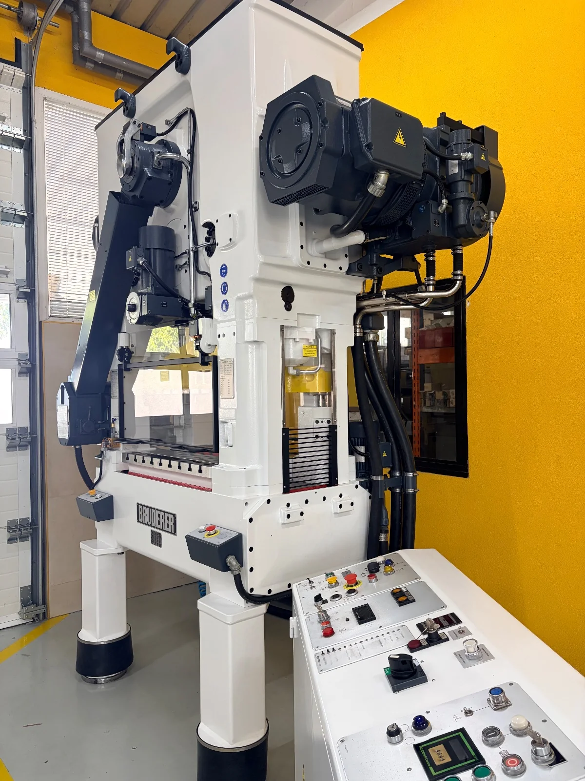 BRUDERER BSTA 50HL 8