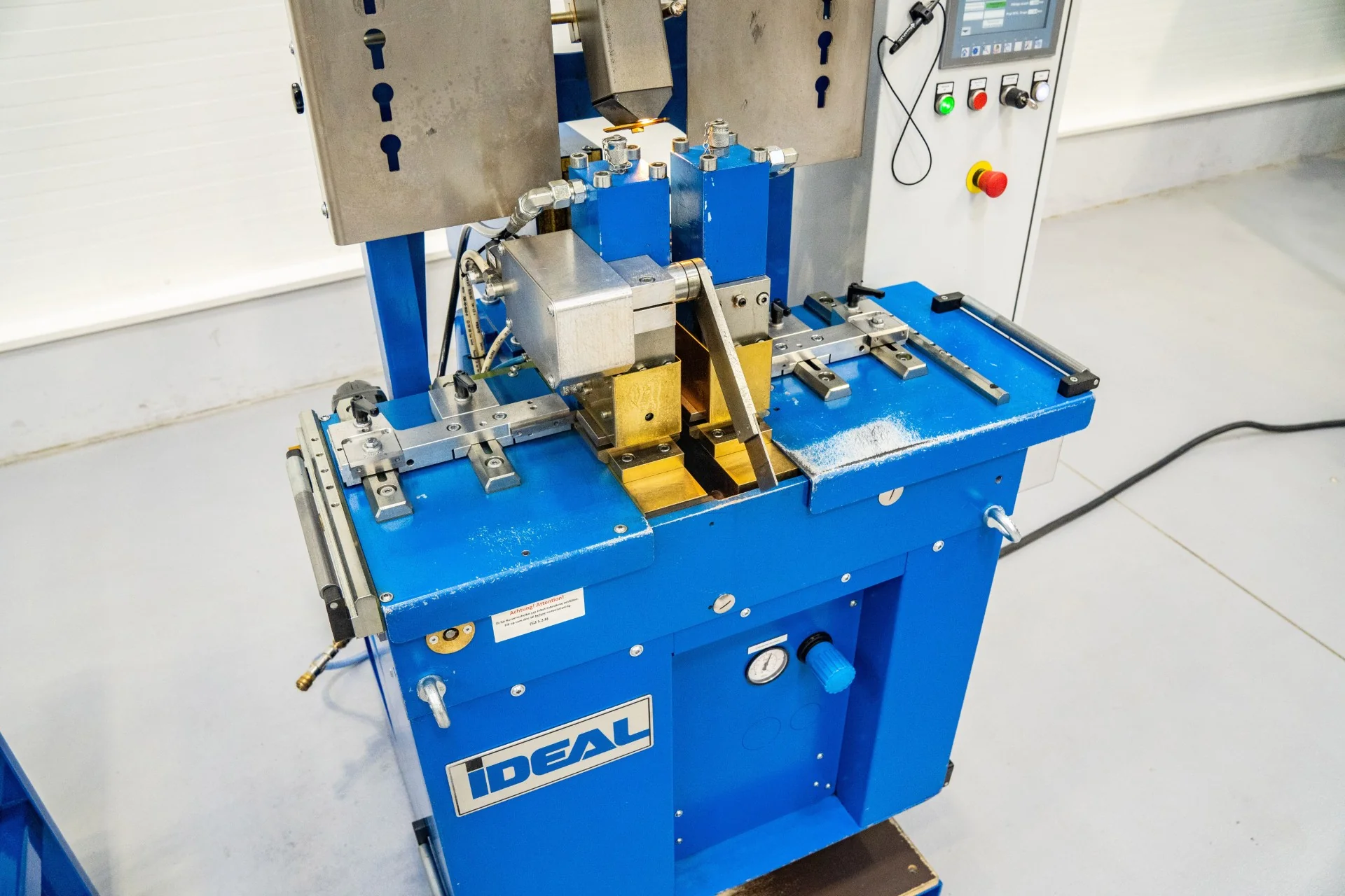 iDEAL BAS 330 9