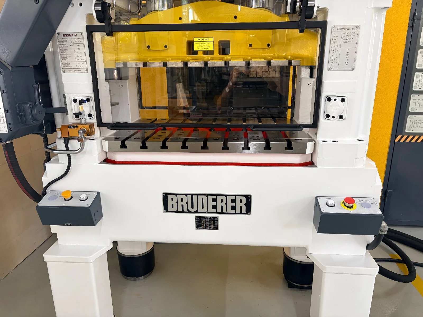 BRUDERER BSTA 50HL 4
