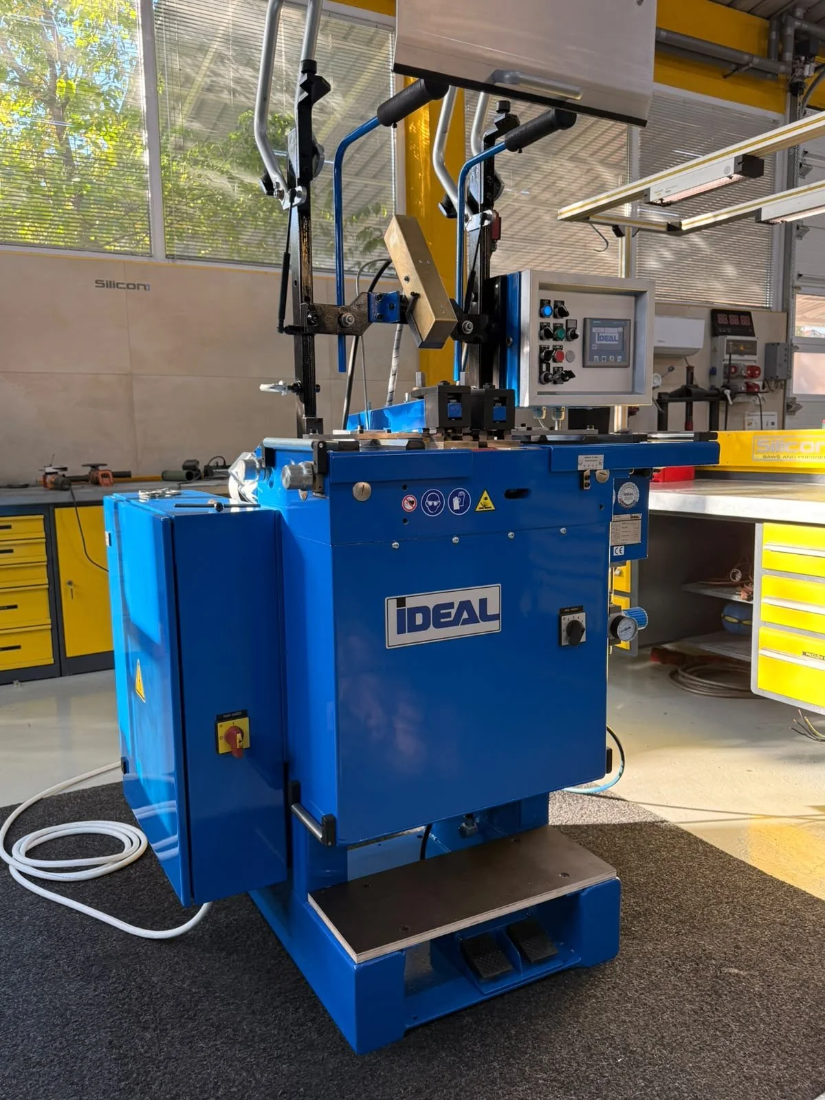 IDEAL BAS 051 4