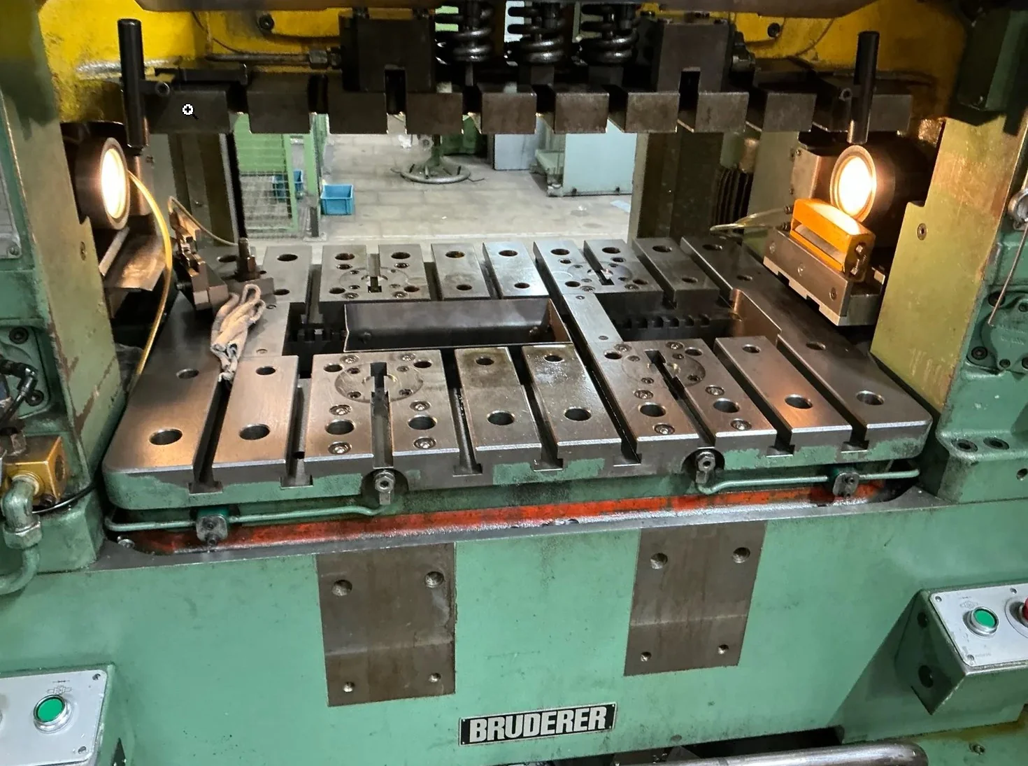 BRUDERER BSTA 50 EL CNC 37