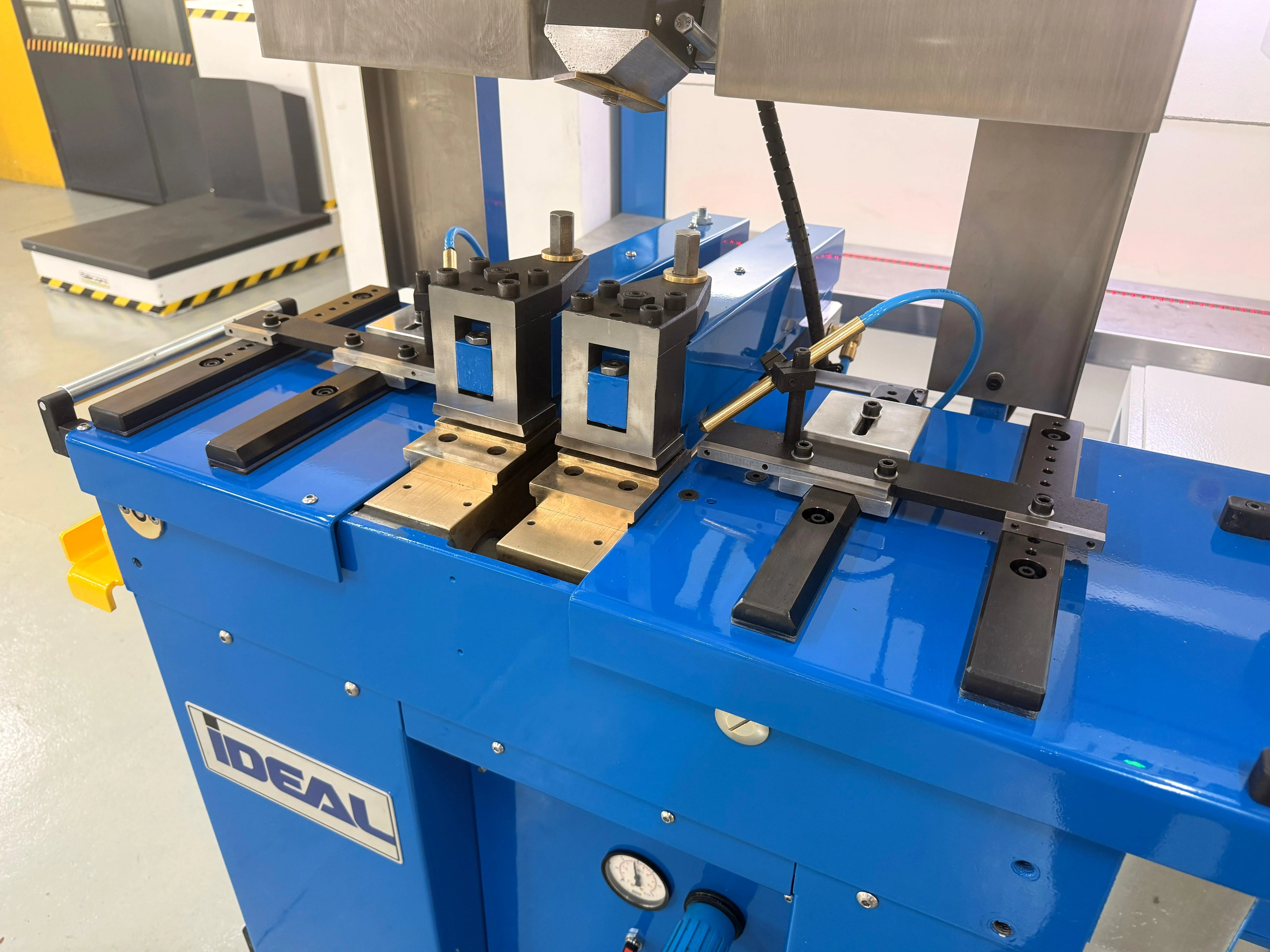 iDEAL BAS 320 9