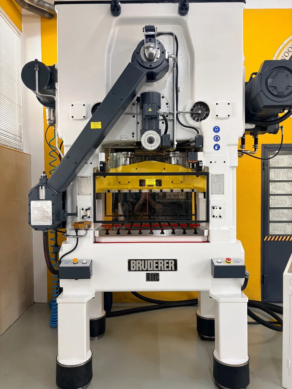 BRUDERER BSTA 50HL 5